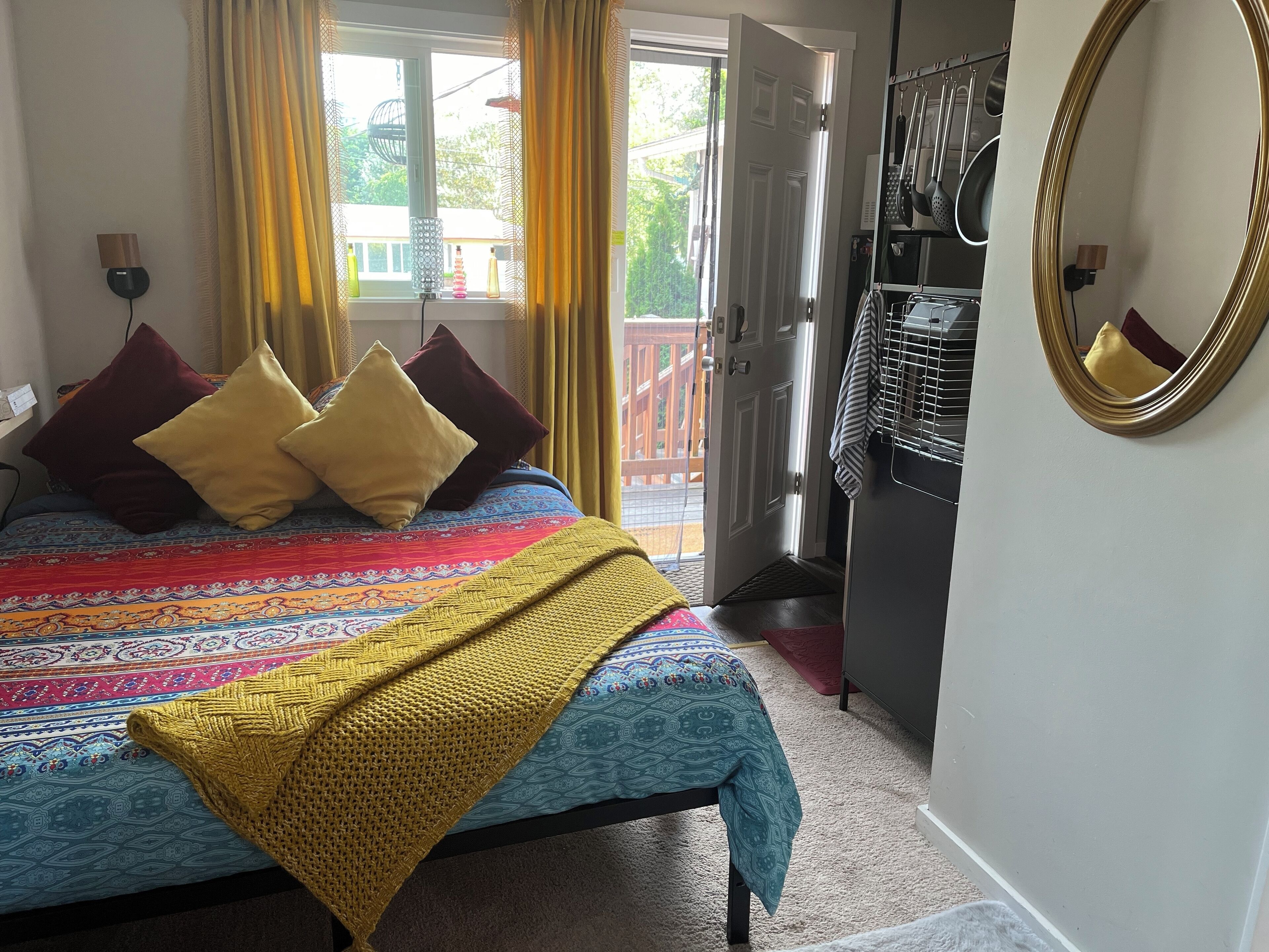 3 bedrooms, desk, iron/ironing board, travel cot