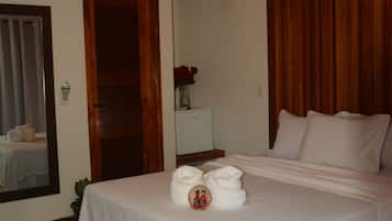 Quarto casal standard | Frigobar, Wi-Fi de cortesia