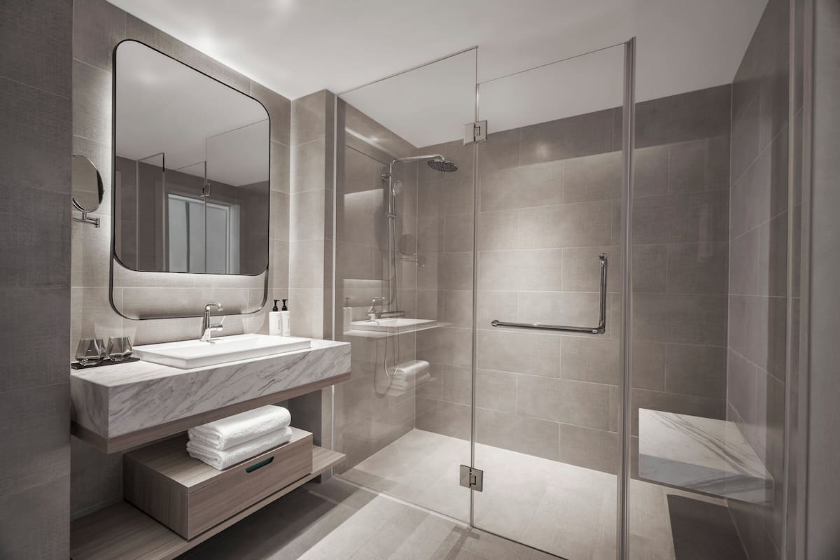 Đồ dùng nhà tắm miễn phí, máy sấy tóc, áo choàng tắm