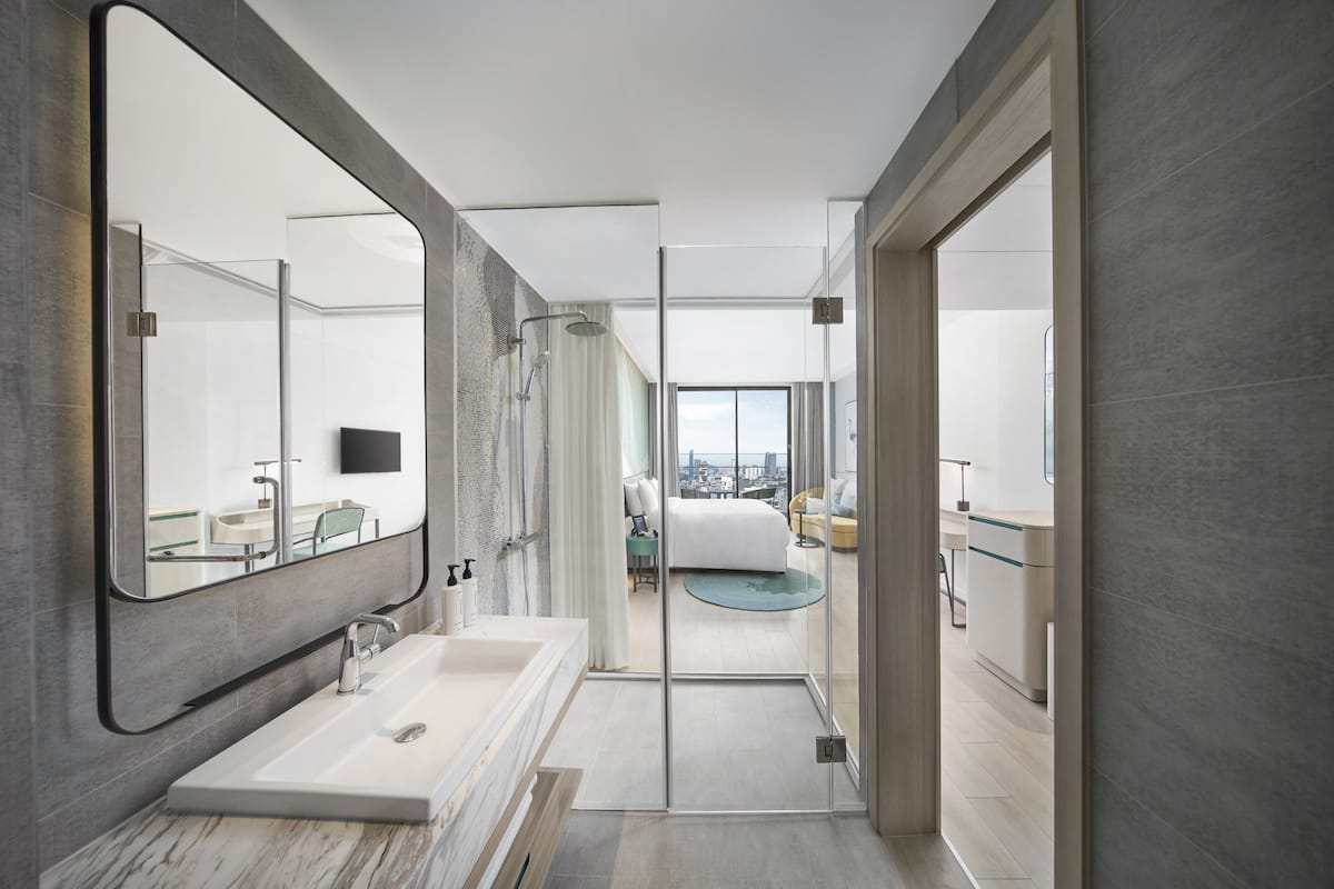 Premium bedding, minibar, in-room safe, individually furnished