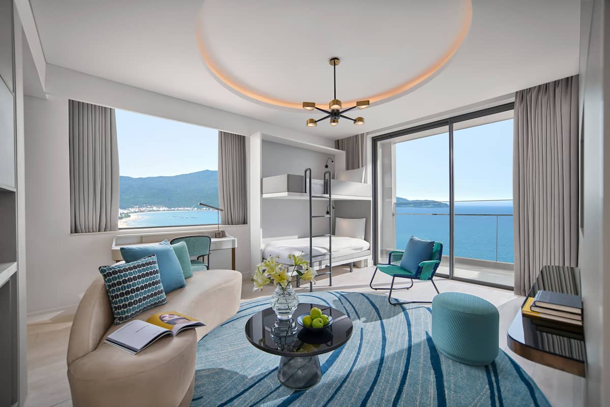 Suite familiar, 1 habitación, balcón, vista al mar | Vista desde la habitación