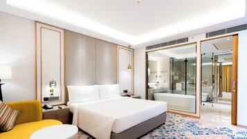 Suite, 1 Bedroom, Balcony | 1 bedroom, minibar, in-room safe, desk