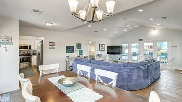 House, 4 Bedrooms | Dining