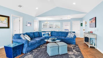 Hus, 4 soverom | Oppholdsområde | Smart-TV og strømmetjenester