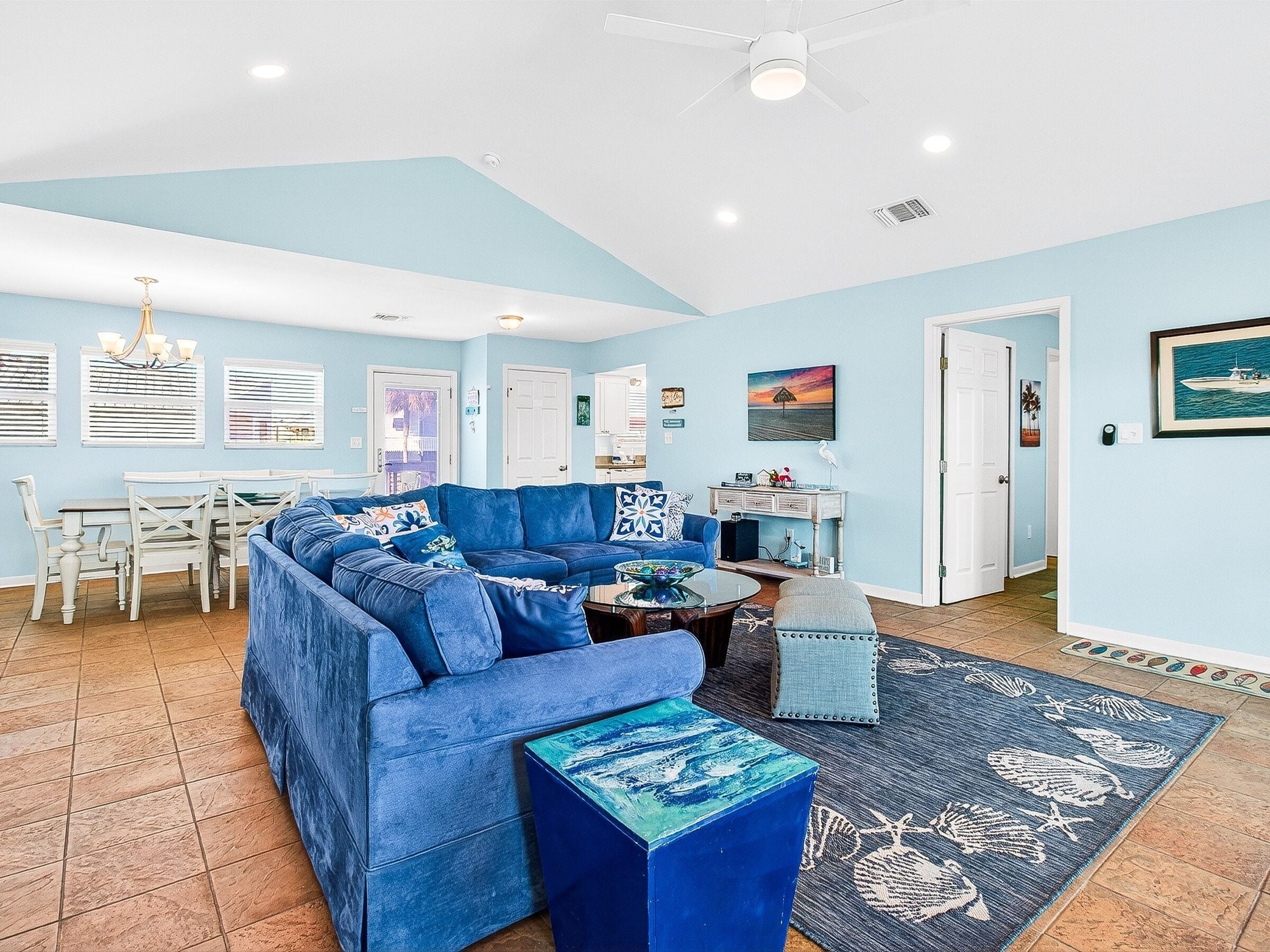 Hus, 4 soverom | Oppholdsområde | Smart-TV og strømmetjenester