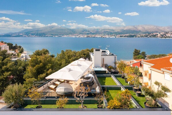 Property grounds - Beach Villa Valentina Apartment IX (Okrug Gornji)