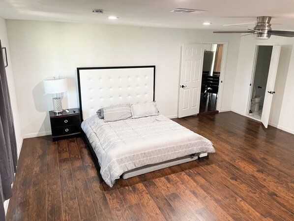 3 bedrooms, iron/ironing board, free WiFi, bed sheets