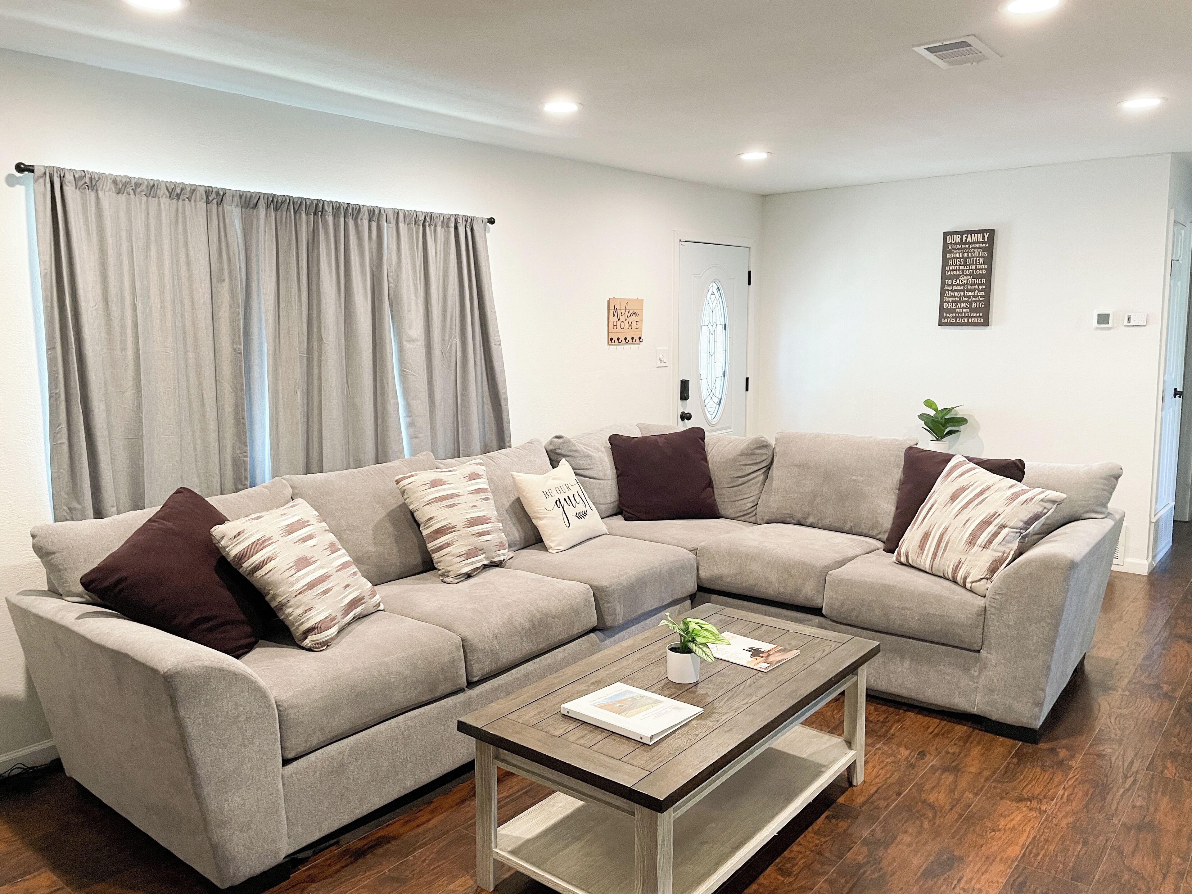 Smart TV, libros, servicios de streaming y oficina 