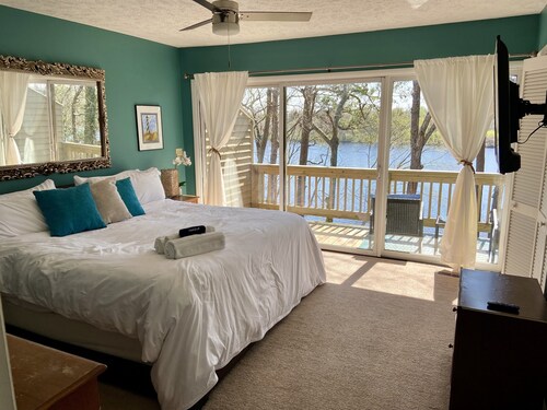 Riverfront Retreat with Gorgeous View