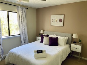 2 bedrooms, iron/ironing board, free WiFi, bed sheets - Riverfront Retreat with Gorgeous View (Rocky Point)