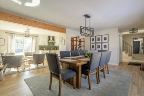 Dining - Newly remodeled modern farmhouse near the Rocky Mountains! (Littleton)