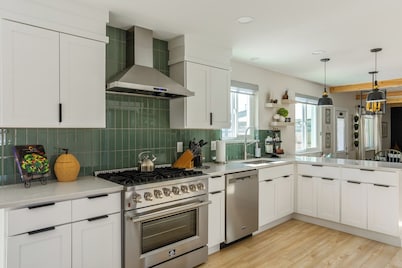 Newly remodeled modern farmhouse near the Rocky Mountains!