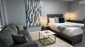 1 bedroom, desk, free WiFi, bed sheets - Cozy Beachside Modern Boutique Hotel Suite with Kitchen - by Oceano Suites (Daytona Beach)
