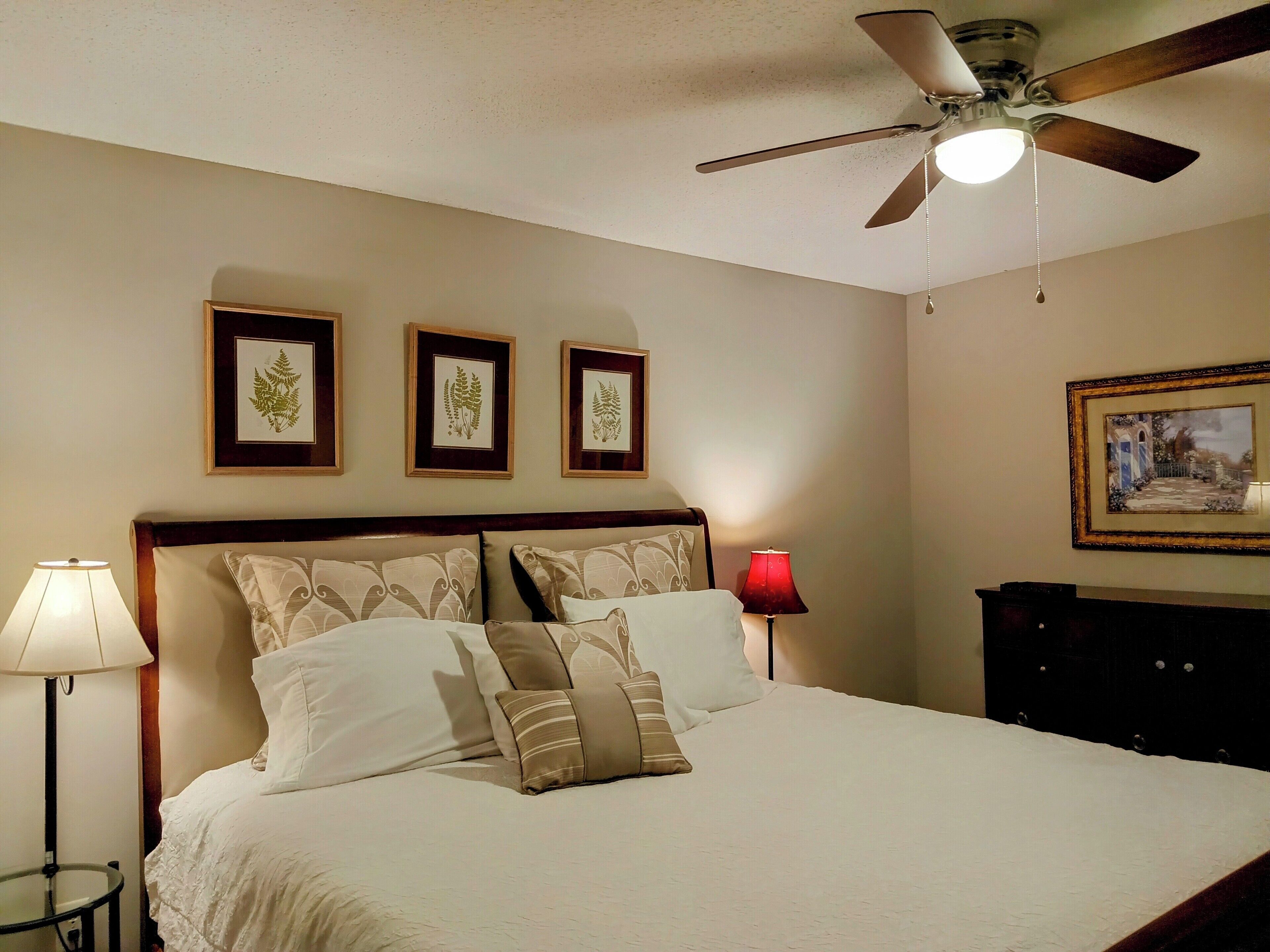 3 bedrooms, desk, iron/ironing board, WiFi (free)