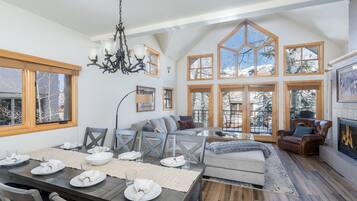 Townhome, 3 Bedrooms | Living area