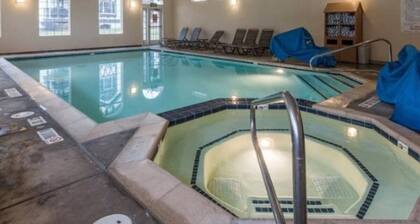 Wintergreen 3101 2 Bedroom Full Kitchen Condo Condo by Redawning