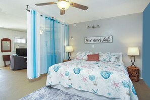 5 bedrooms, iron/ironing board, WiFi, bed sheets