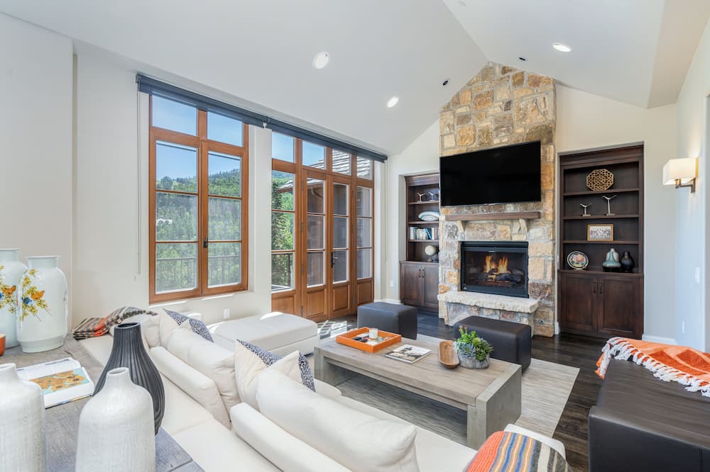 Villas At Cortina Penthouse 11 3 Bedroom Condo by Alpine Lodging Telluride - Mount Wilson, CO