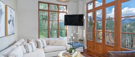 Condo, 4 Bedrooms | Living area