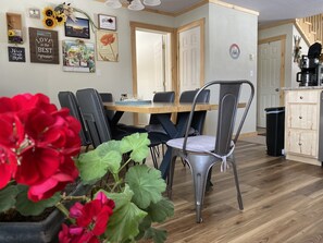 Dining - The Fox Den (South Fork)