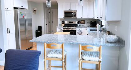 Whispering Pines | Spacious, Pet-Friendly NH Retreat