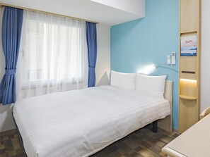 Individually decorated, desk, free WiFi, bed sheets - Toyoko Inn Osaka Bentencho (Osaka)