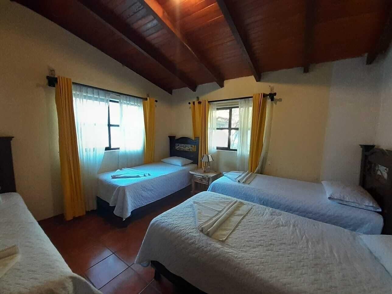 Ropa de cama de alta calidad, wifi gratis y ropa de cama 