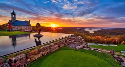 New 7BR 5 BA Sleeps 20 People by Table Rock Lake & Silver Dollar City