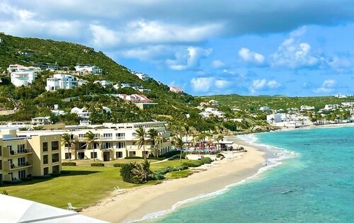 Dawn Beach Club Villa. With Beach access. 