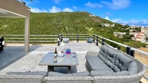 Outdoor dining - Dawn Beach Club Villa. With Beach access.  (Philipsburg)