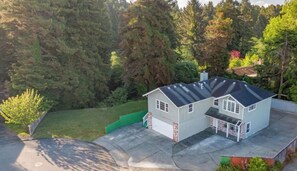 Exterior - Spacious Sequoia Estate (Eureka)