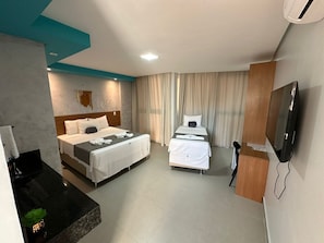 Habitació Grand | Escriptori, wifi gratuïta i roba de llit 