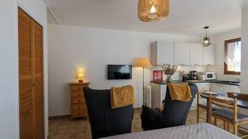 Fer et planche Ă repasser, Wi-Fi, draps fournis