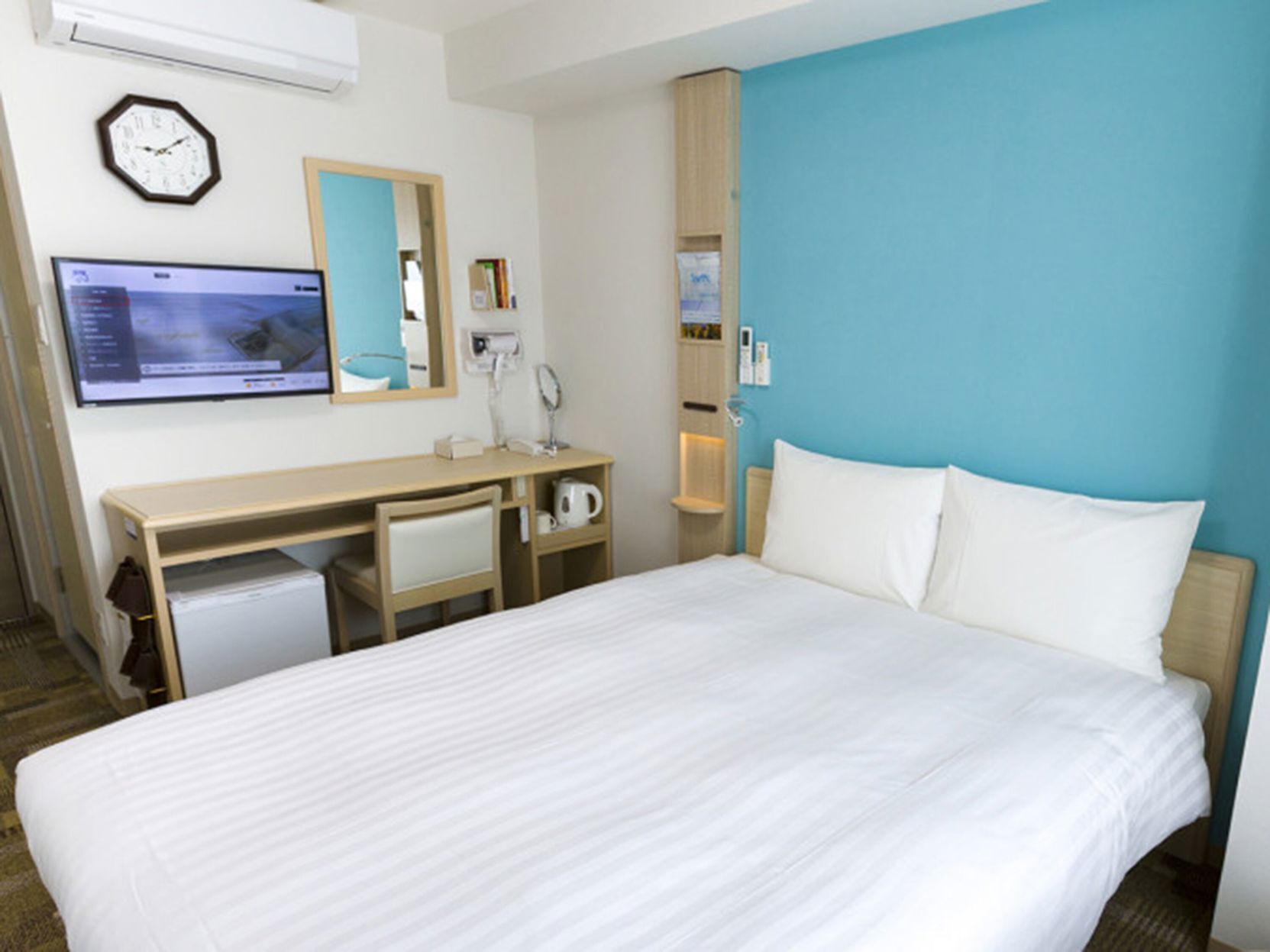 Wifi gratis y ropa de cama 