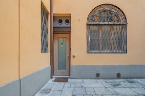 Exterior detail - RELSTAY | Brera | Fascinating 1BR (Milano)