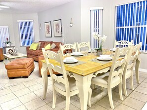 Dining - Potter/Jedi vacation villa- Disney Parks 5 miles (Kissimmee)