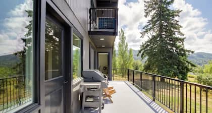 South Skagit Sahale Chalet with views 8 minutes from downtown