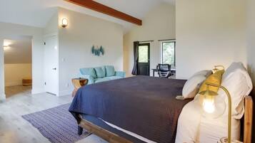 4 bedrooms, WiFi, bed sheets