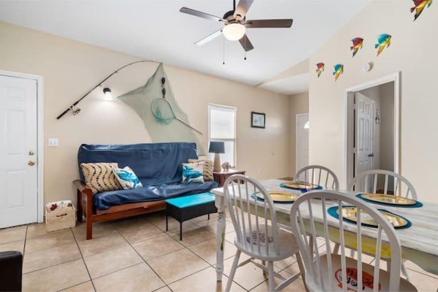 Reelin And Rockin Cottage 1/2 - Rockport, TX