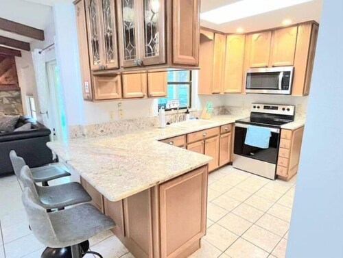 6 Beds / Pool / Grill / Billiards / Tampa