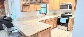 6 Beds / Pool / Grill / Billiards / Tampa