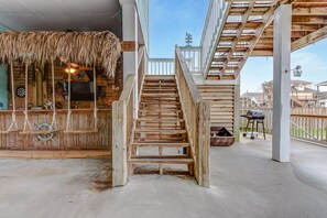 Terrace/patio - Relax at the Lawncougar (Galveston)