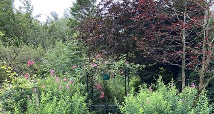 A cosy retreat, ideal for walks and quiet relaxation. Pet friendly!