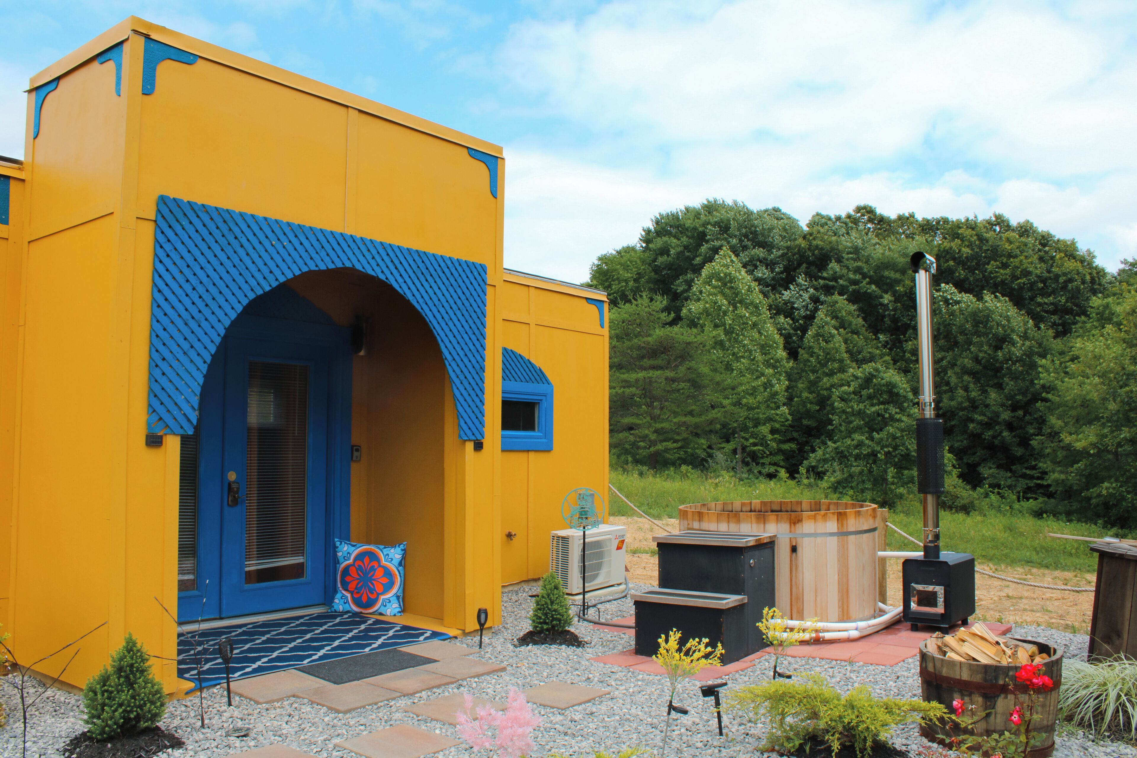 Moroccan Exotic Adobe Hot Tub 3 miles from Hocking Hills State Park Ash Cave 