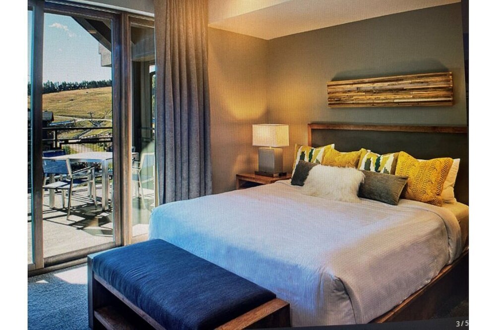 Amazing One Bedroom with sleeper sofa Ski in/Ski out at Grand Colorado Peak 8 Breckenridge Vrbo