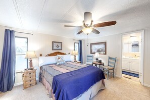 2 عدّة غرف نوم وخدمة الإنترنت وملاءات أسرّة