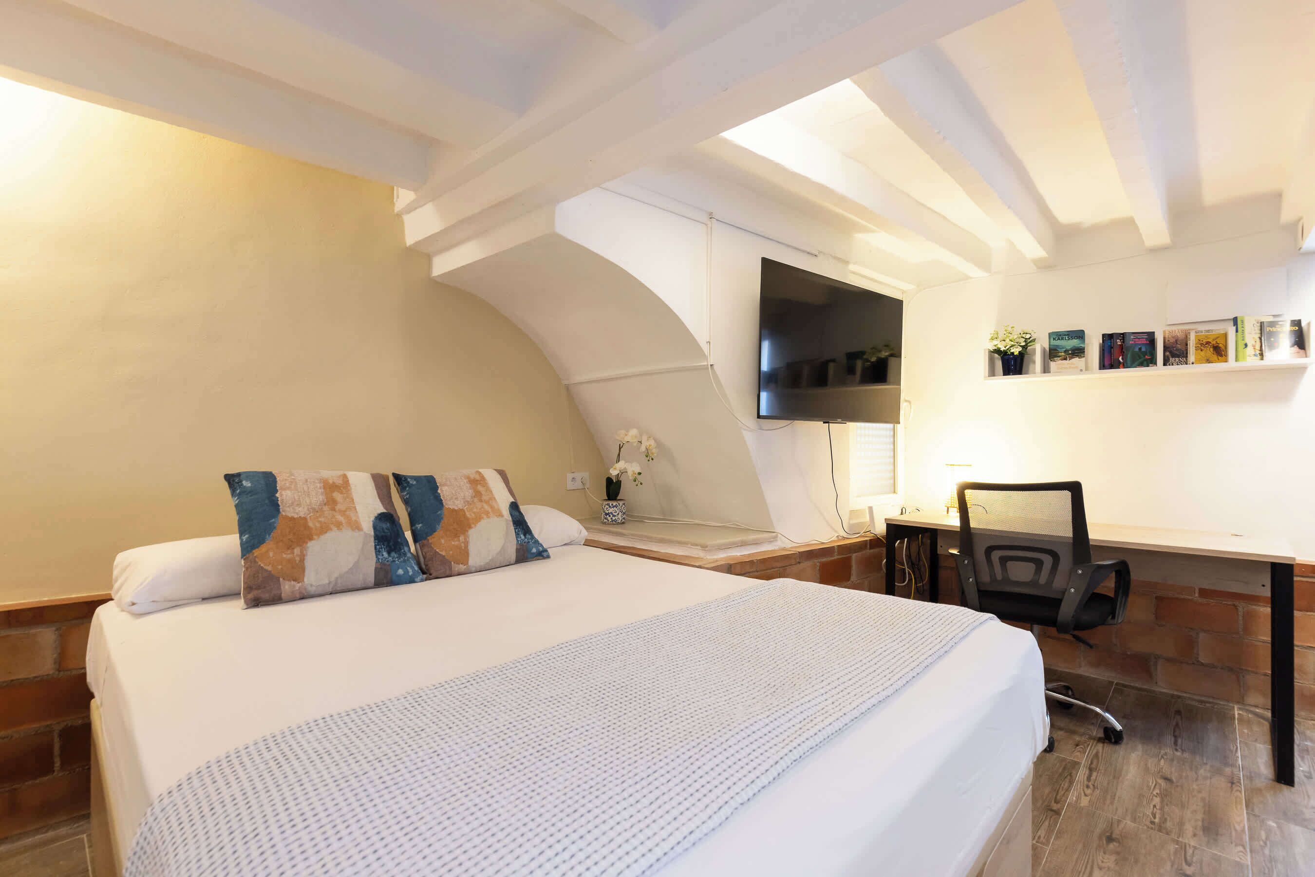 1 chambre, bureau, fer et planche à repasser, Wi-Fi