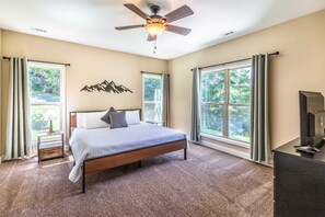 4 bedrooms, free WiFi, bed sheets