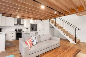 Smart TV, fireplace, Netflix, books