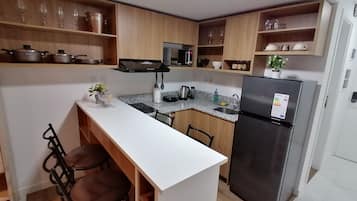 Microwave, oven, stovetop, dishwasher